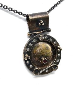 Retro-Anhänger Gelbgold 900 / Silber 925 mit Diamanten und Rubin – FE00112